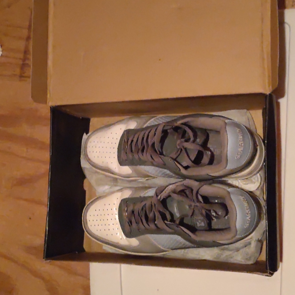 Starbury sneaks